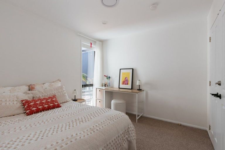 Photo of property in 5 Piha Close, Papamoa Beach, Papamoa, 3118