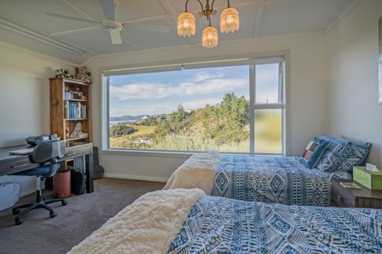 Photo of property in 19a Tarapatiki Drive, Whitianga, 3510
