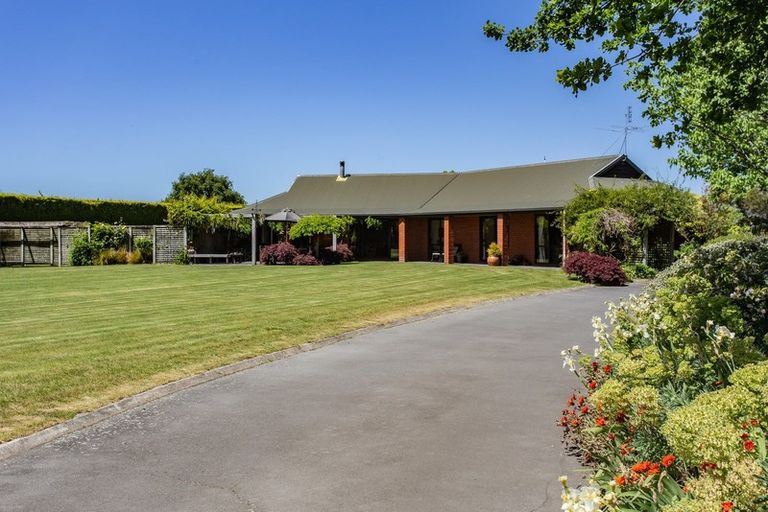 Photo of property in 18 Cedar Place, Amberley, 7410