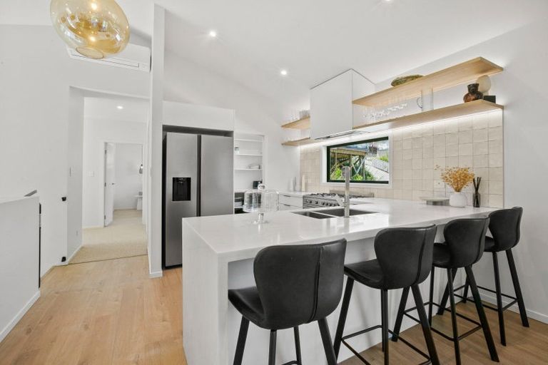 Photo of property in 6e Burns Street, Westown, New Plymouth, 4310