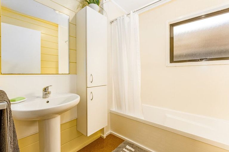 Photo of property in 17 Forest Road, Pinehaven, Upper Hutt, 5019