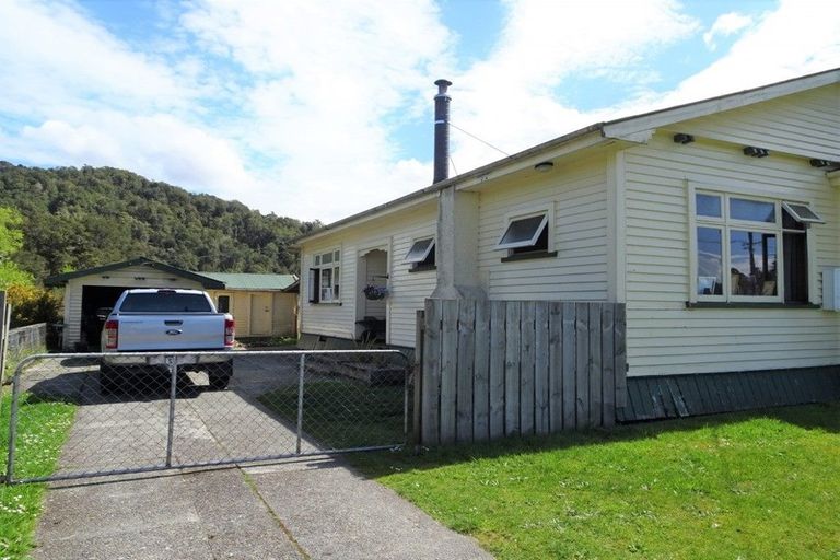 Photo of property in 89 Main Road, Blackball, 7804