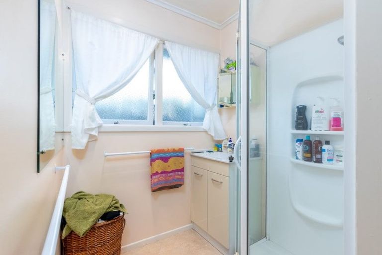 Photo of property in 2/30 Portadown Avenue, Pakuranga Heights, Auckland, 2010