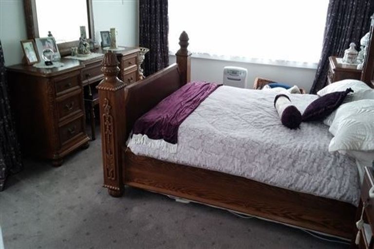 Photo of property in 30 Karu Crescent, Waikanae, 5036