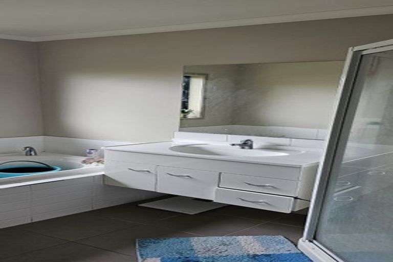 Photo of property in 5 Whitney Place, Rototuna North, Hamilton, 3210