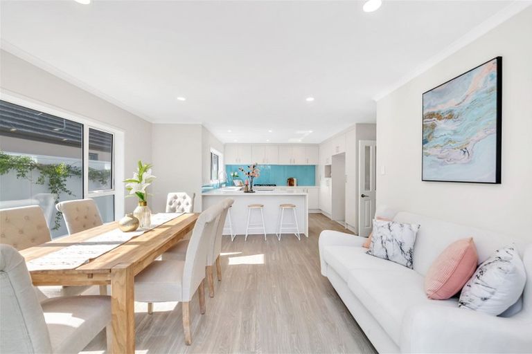 Photo of property in 21a Haven Crest, Somerville, Auckland, 2014