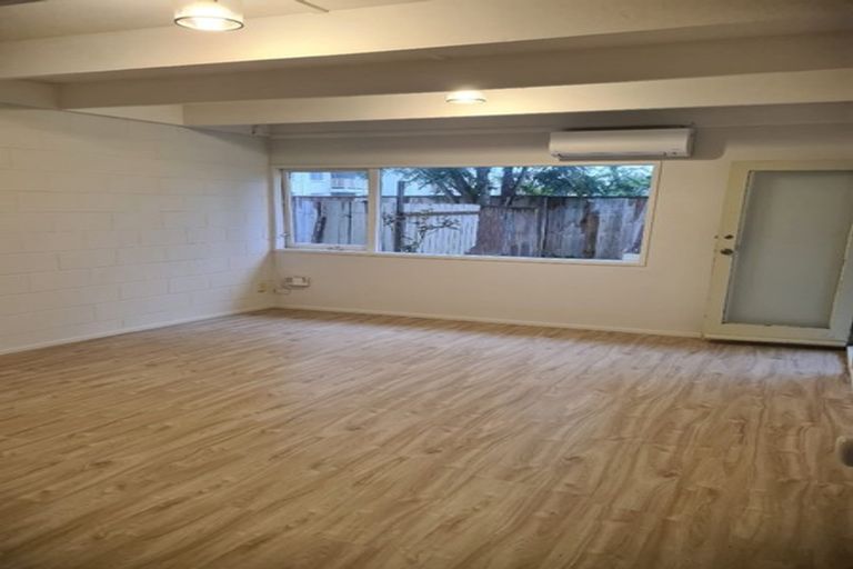 Photo of property in 7/5 Keeling Road, Henderson, Auckland, 0612