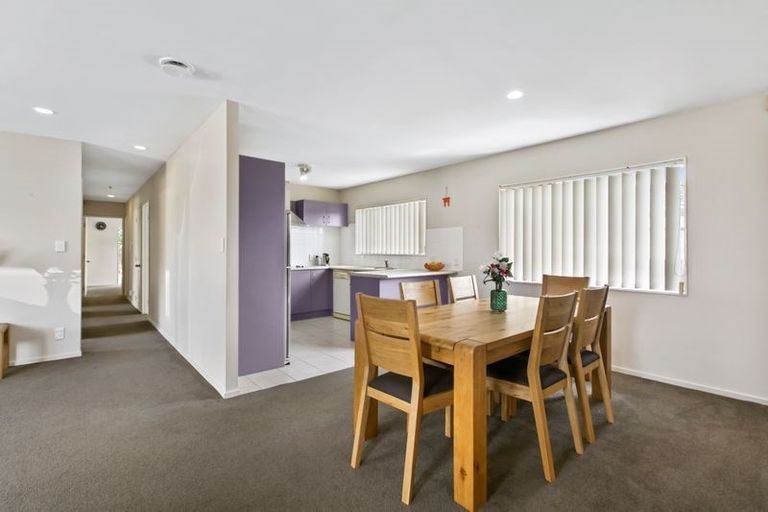 Photo of property in 24 Maadi Place, Papakura, 2110