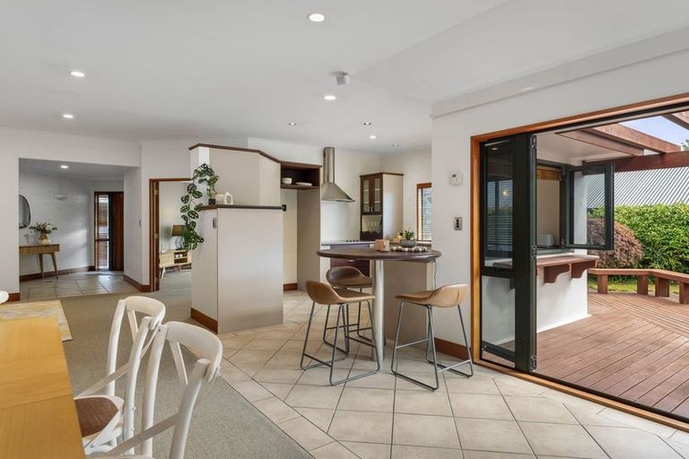 Photo of property in 28 Kurupae Road, Hilltop, Taupo, 3330