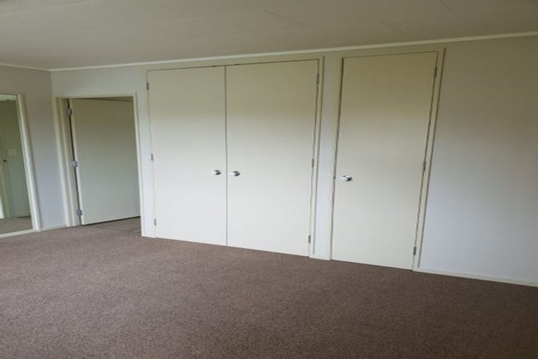 Photo of property in 17 Makiri Street, Helensville, 0800