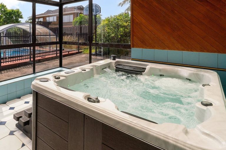 Photo of property in 140 Fisher Parade, Farm Cove, Auckland, 2012