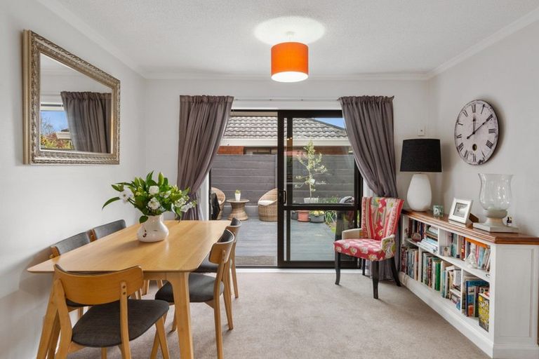 Photo of property in 2/84 Memorial Avenue, Ilam, Christchurch, 8053