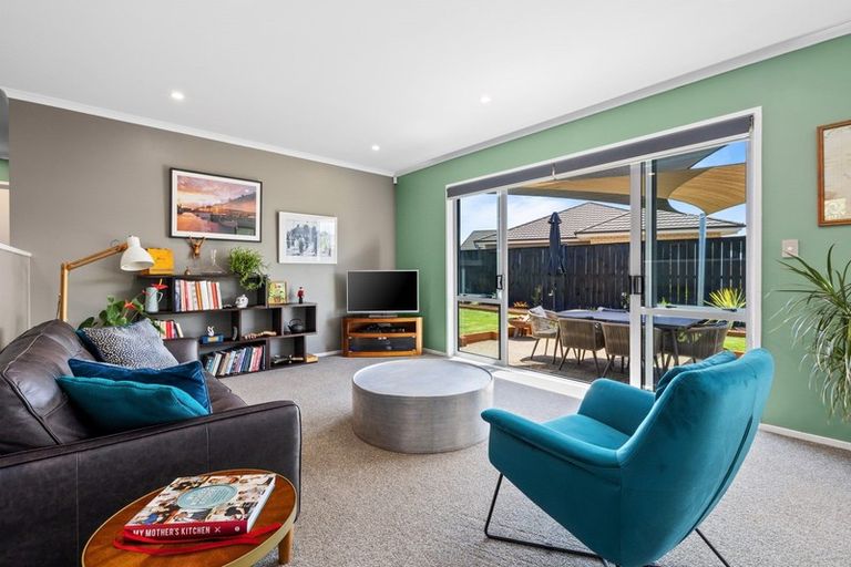 Photo of property in 14 Malbec Place, Huapai, Kumeu, 0810