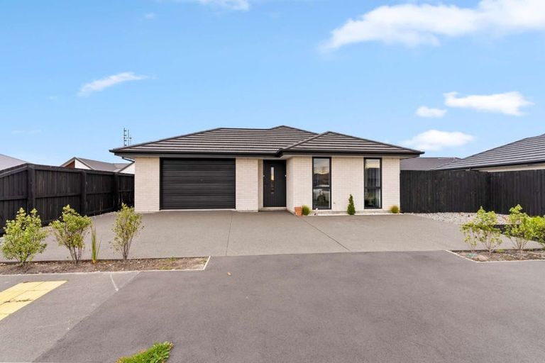 Photo of property in 26 Rannoch Drive, Yaldhurst, Christchurch, 8042
