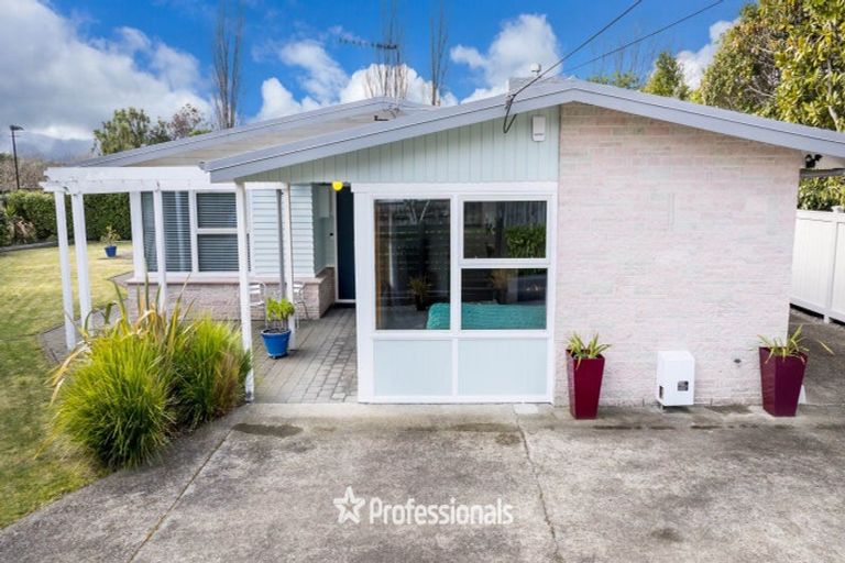 Photo of property in 7b Chatsworth Road, Silverstream, Upper Hutt, 5019