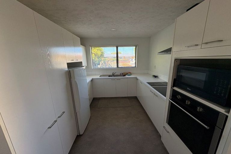 Photo of property in 1/35 Division Street, Riccarton, Christchurch, 8041