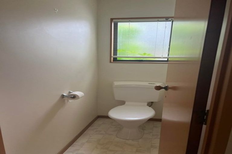 Photo of property in 6/96 William Bayes Place, Red Beach, 0932