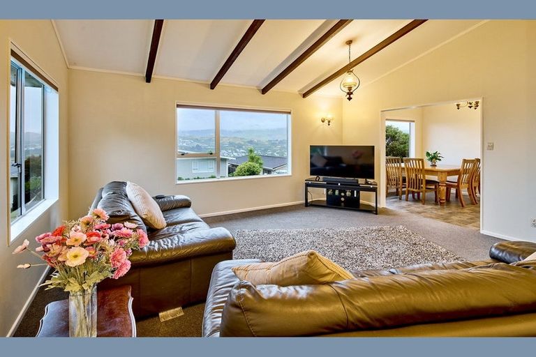 Photo of property in 44 Westhaven Drive, Tawa, Wellington, 5028