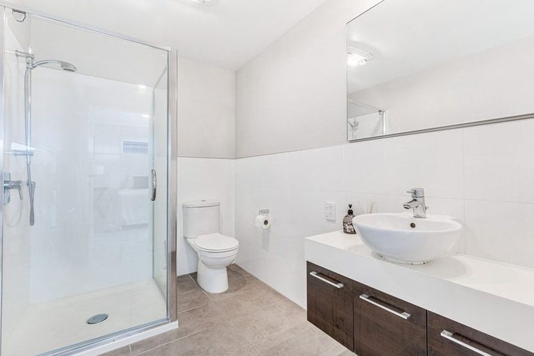 Photo of property in 16 Parkside Drive, Orewa, 0931