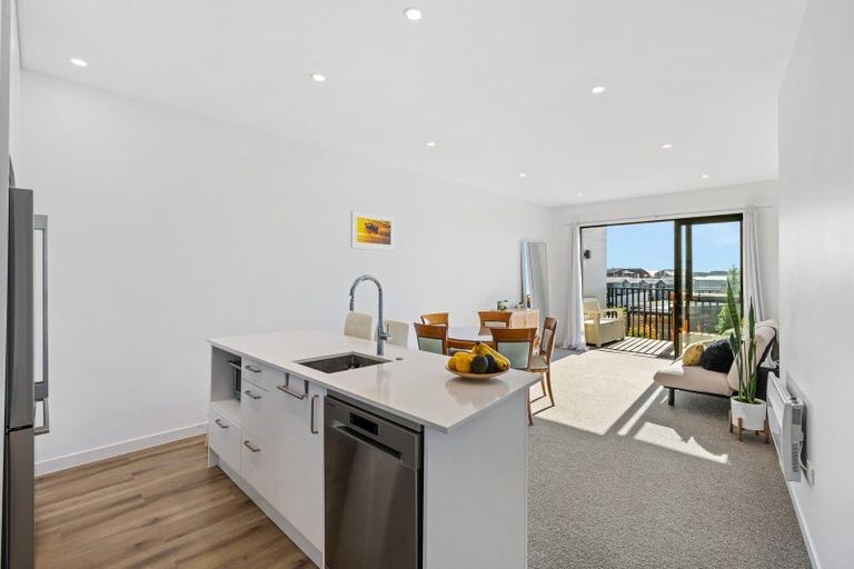 Photo of property in 15/1 Genevieve Lane, Hobsonville, Auckland, 0616