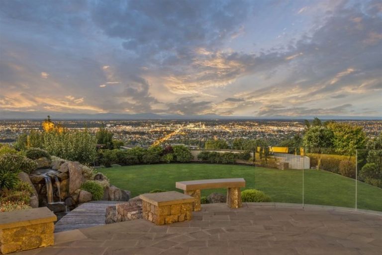 Photo of property in 70 Longhurst Terrace, Cashmere, Christchurch, 8022