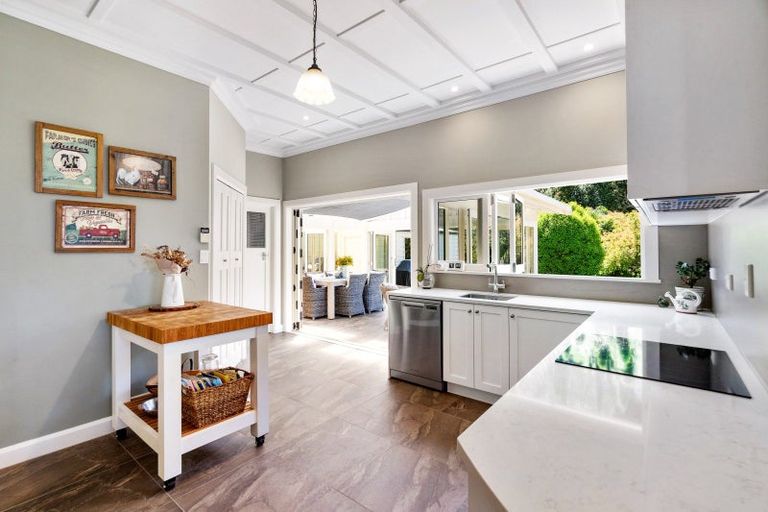 Photo of property in 15 Terrace Road, Bay View, Napier, 4104