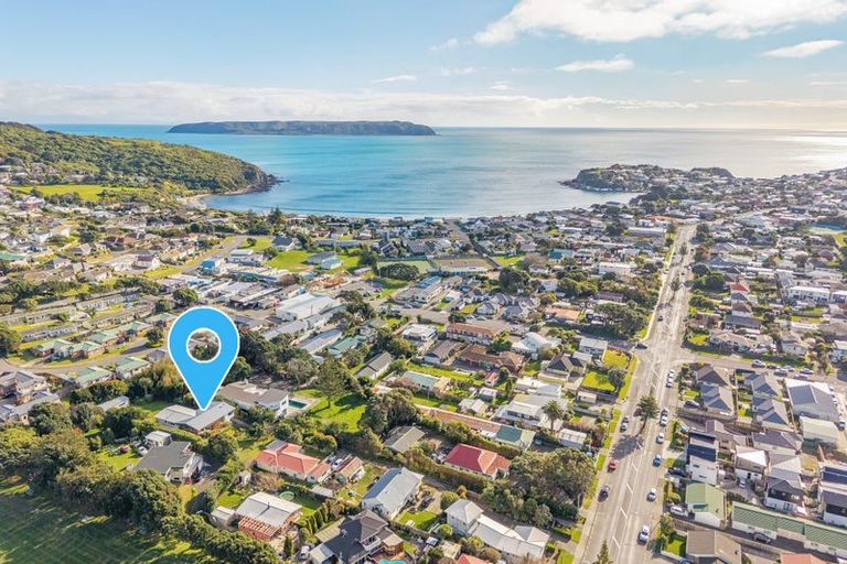Photo of property in 78c Main Road, Titahi Bay, Porirua, 5022