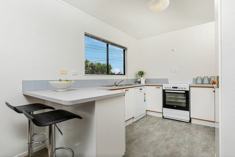 Photo of property in 2/150 Arran Road, Browns Bay, Auckland, 0630