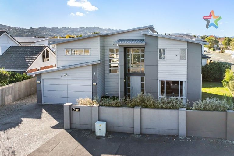 Photo of property in 60 Whites Line West, Woburn, Lower Hutt, 5010