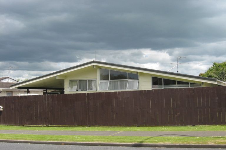 Photo of property in 70 Rowandale Avenue, Manurewa, Auckland, 2102