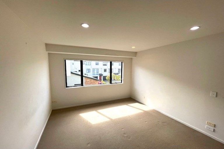 Photo of property in 48/22 Northcross Drive, Oteha, Auckland, 0632