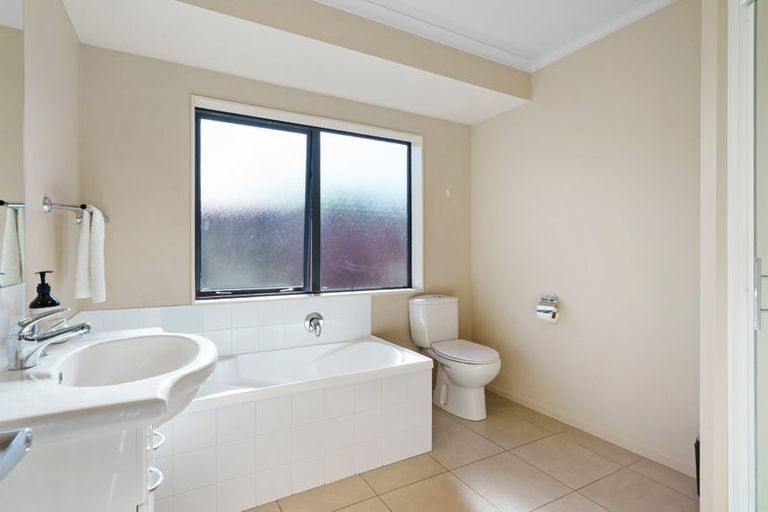 Photo of property in 26 Madison Street, Cambridge, 3434