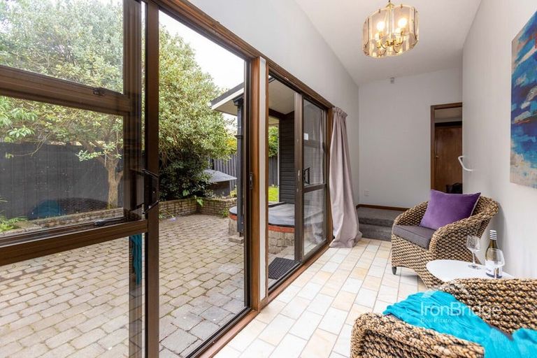 Photo of property in 270 Memorial Avenue, Burnside, Christchurch, 8053