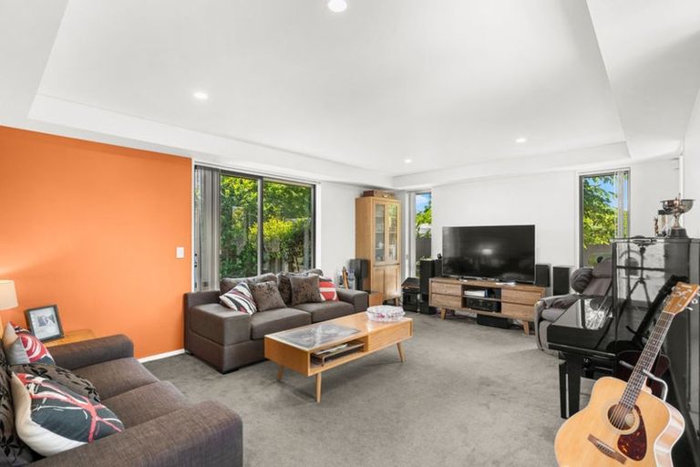 Photo of property in 17 Sovereign Gardens, Halswell, Christchurch, 8025