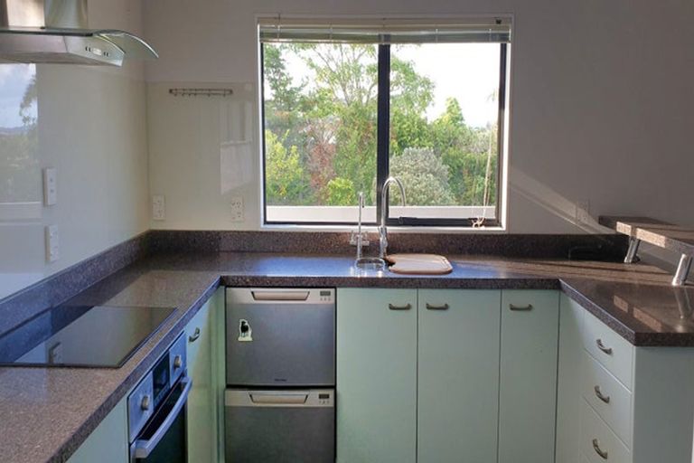 Photo of property in 150 Kaipara Road, Papakura, 2582