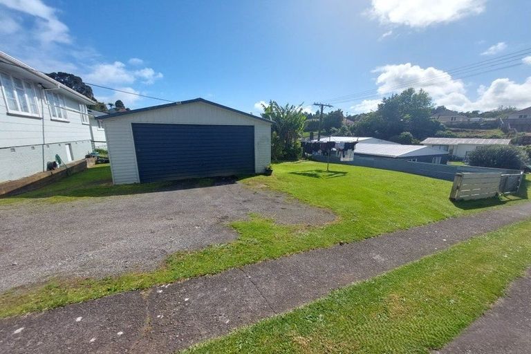 Photo of property in 51 Glenpark Avenue, Frankleigh Park, New Plymouth, 4310