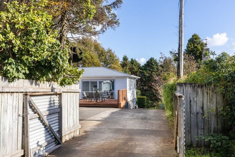 Photo of property in 136a Seaview Road, Westown, New Plymouth, 4310