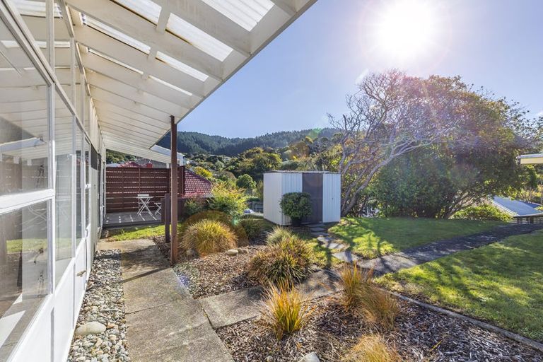 Photo of property in 22 Larsen Crescent, Tawa, Wellington, 5028