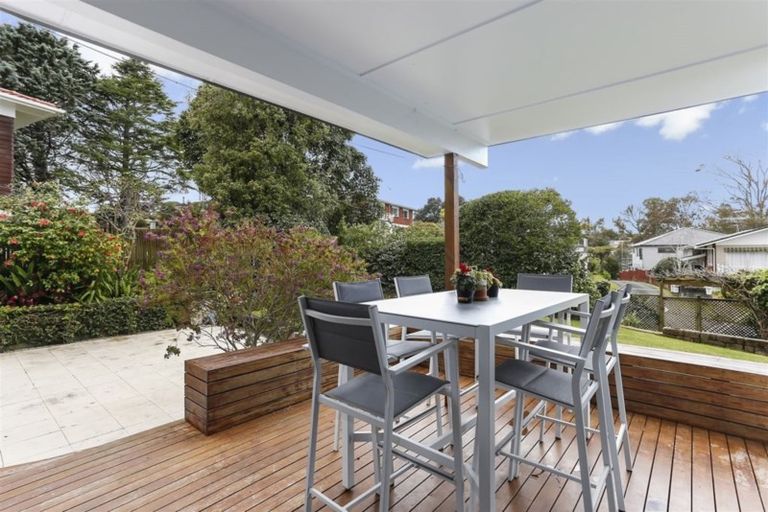 Photo of property in 43 Knightsbridge Drive, Forrest Hill, Auckland, 0620