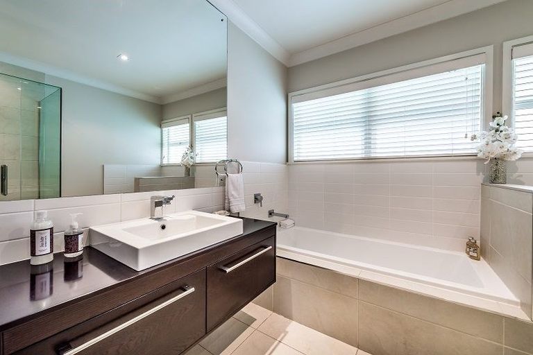 Photo of property in 30 Lake View Road, Takapuna, Auckland, 0622