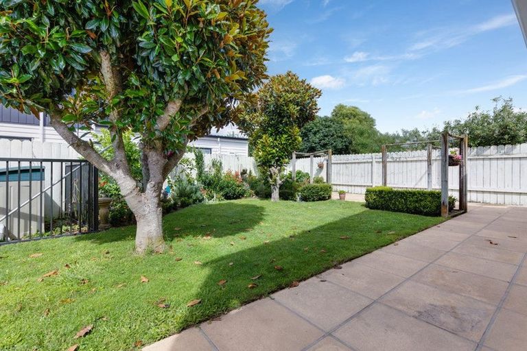 Photo of property in 112 Elliot Street, Pahurehure, Papakura, 2113