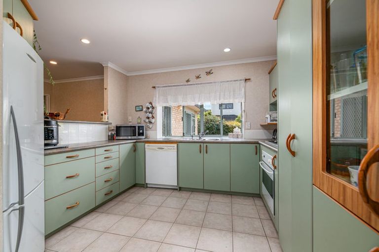 Photo of property in 9 Amesbury Rise, Henderson, Auckland, 0612