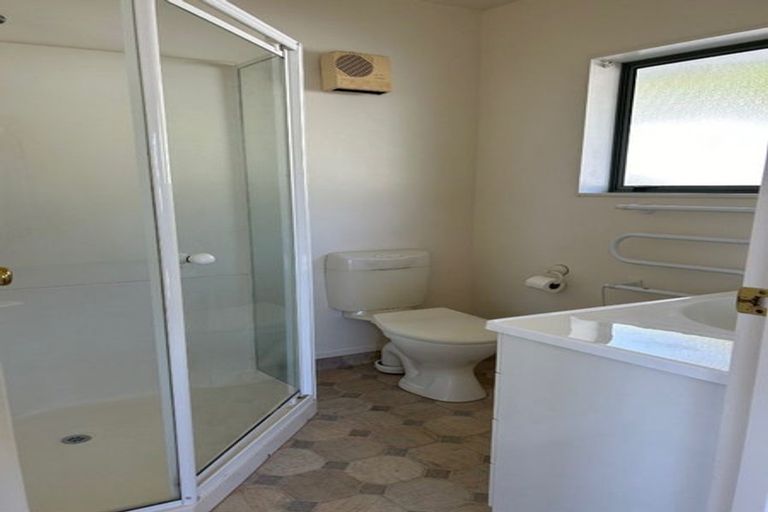 Photo of property in 135 Realm Drive, Paraparaumu, 5032