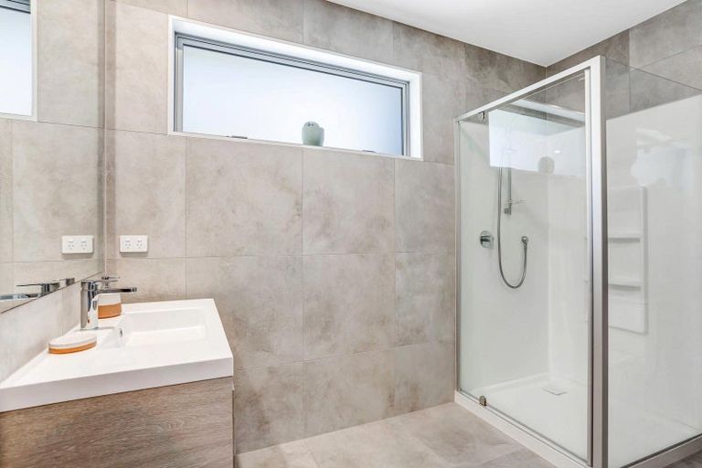 Photo of property in 33 Roundel Crescent, Whenuapai, Auckland, 0618