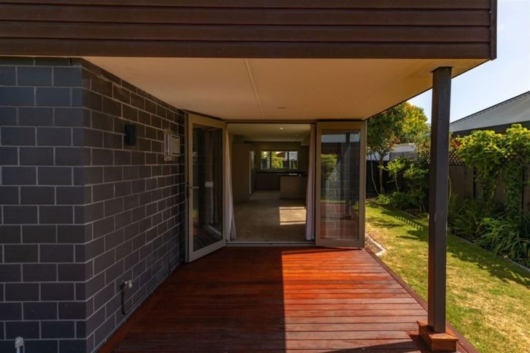 Photo of property in 130 Wairakei Road, Bryndwr, Christchurch, 8053