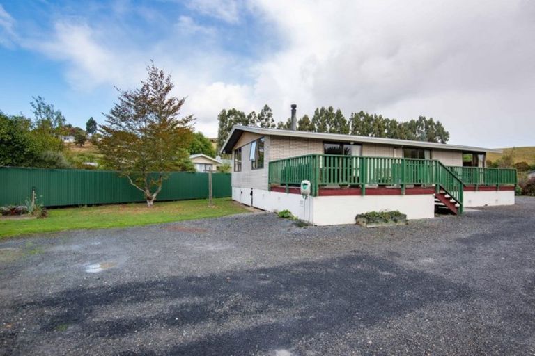 Photo of property in 6 Greenwich Street, Waihola, Milton, 9073