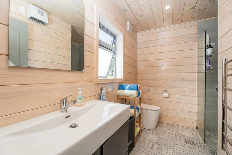 Photo of property in 107 Benjamin Place, Matarangi, Whitianga, 3592