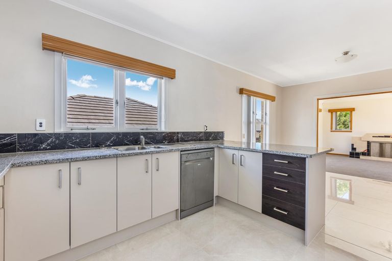 Photo of property in 61 Halver Road, Hillpark, Auckland, 2102