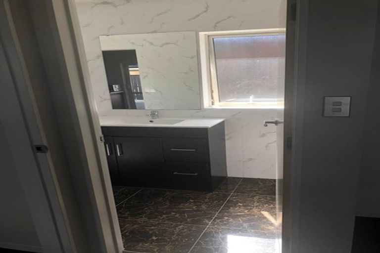 Photo of property in 13 Kerrykeel Drive, Flat Bush, Auckland, 2019