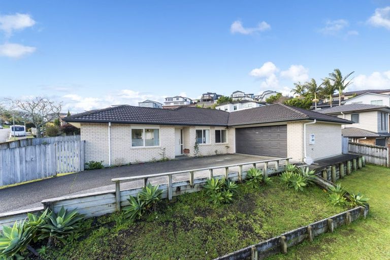 Photo of property in 48 San Marino Drive West, Henderson, Auckland, 0612